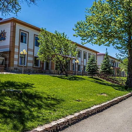 Лайнер Горный Курортный Комплекс Layner в Чимгане Екстер'єр фото